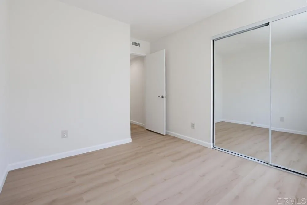 Large closet in downstairs​​‌​​​​‌​​‌‌​​‌​​​‌‌​​​‌​​‌‌​​‌‌​​‌‌​​​​ bedroom