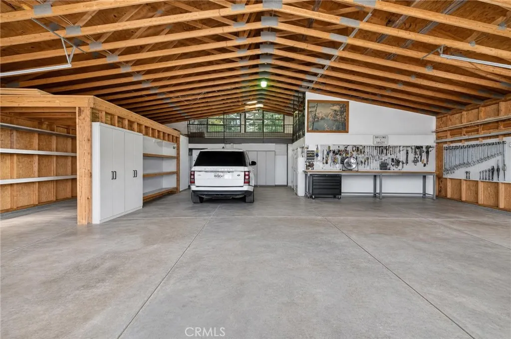 Garage photo has been photoshopped.
