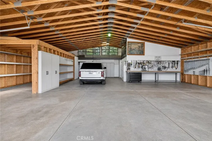 Garage photo has been photoshopped.