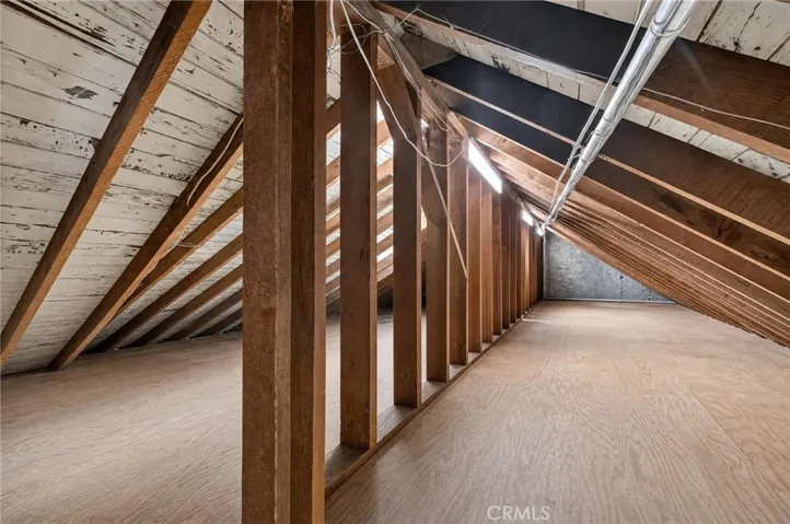 Attic photo has been photoshopped.