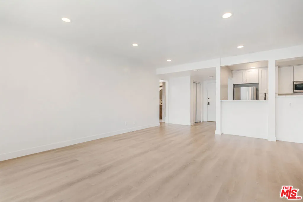 6275 Canterbury Drive 210, Culver City, California 90230 — photo 5