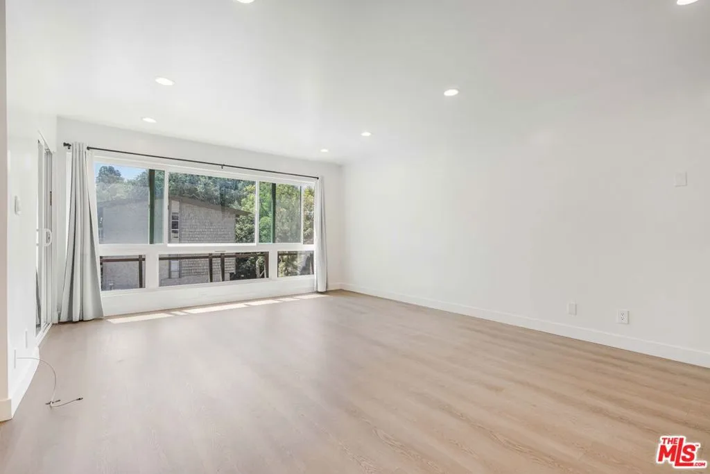 6275 Canterbury Drive 210, Culver City, California 90230 — photo 4