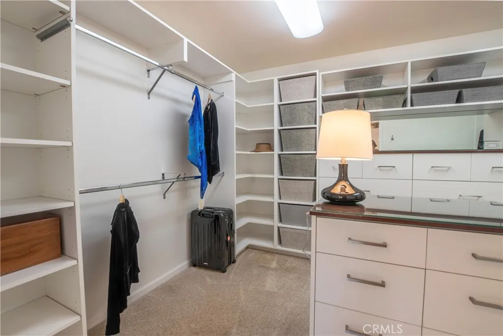 walk in closet walk in closet