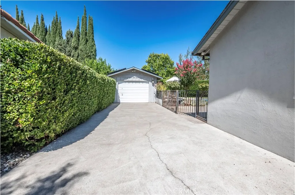 possible Rv Parking / 2nd garage/ shop possible Rv Parking / 2nd garage/ shop