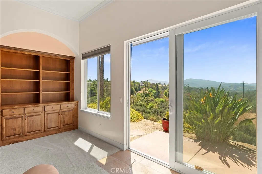 228 Vista Grande, Escondido, California 92025 — photo 4