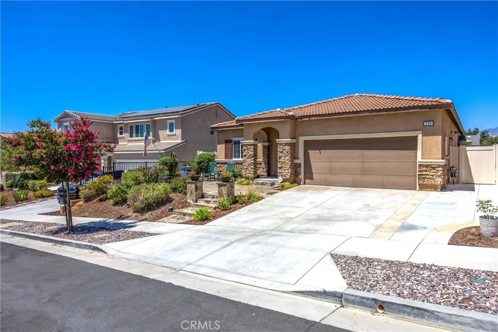 240 Country Club, Calimesa, California 92320 — photo 5