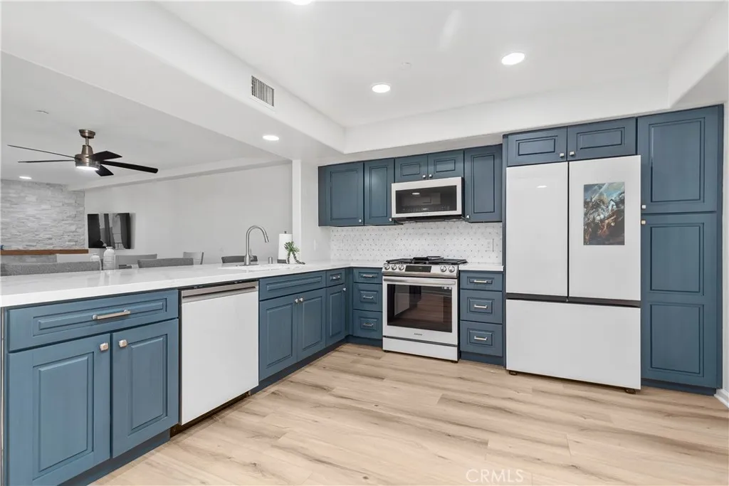 200 Pacific Coast Highway M50, Huntington Beach, California 92648 — photo 4