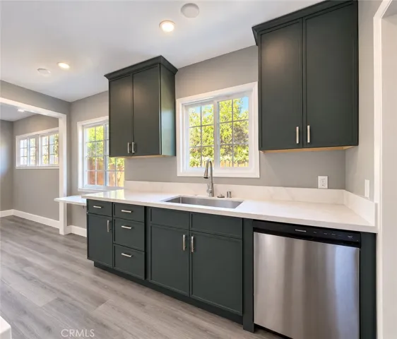 Kitchen boasts elegant quartz countertops