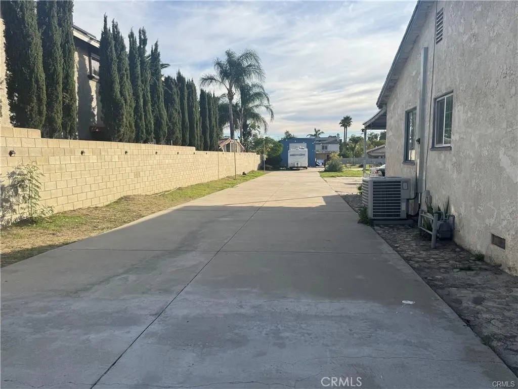 16539 Miller, Fontana, California 92336 — photo 5