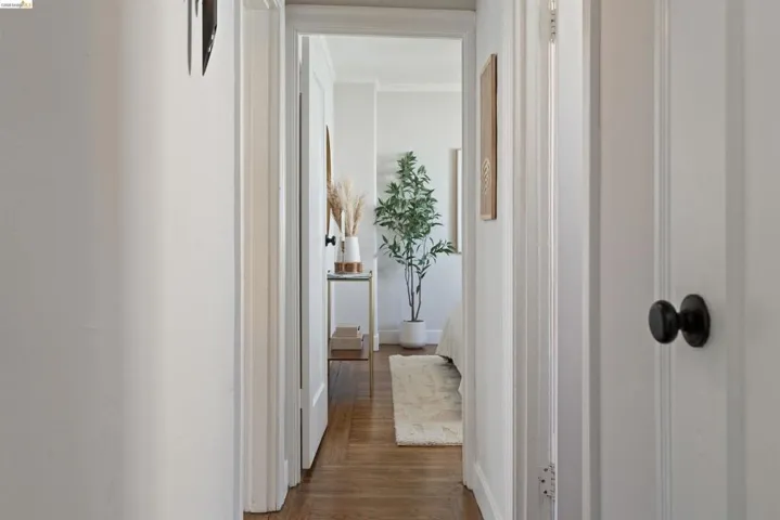hall to front and interior bedrooms