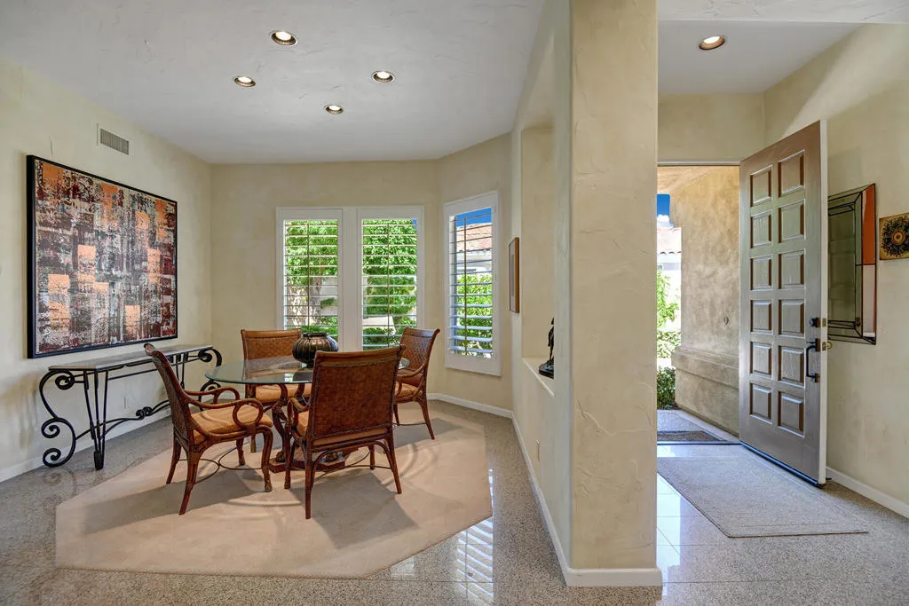 010DINING AND ENTRY HALL MLS