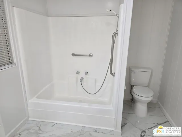 Primary bathroom tub.shower