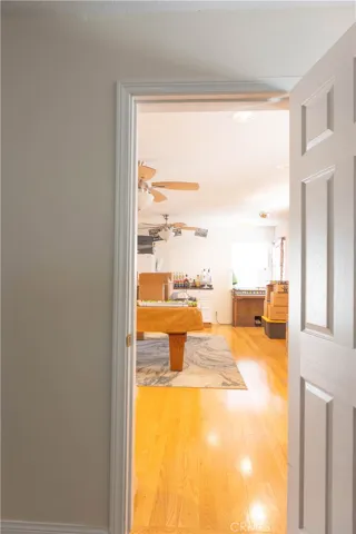 Entry into Extra room off 2nd master