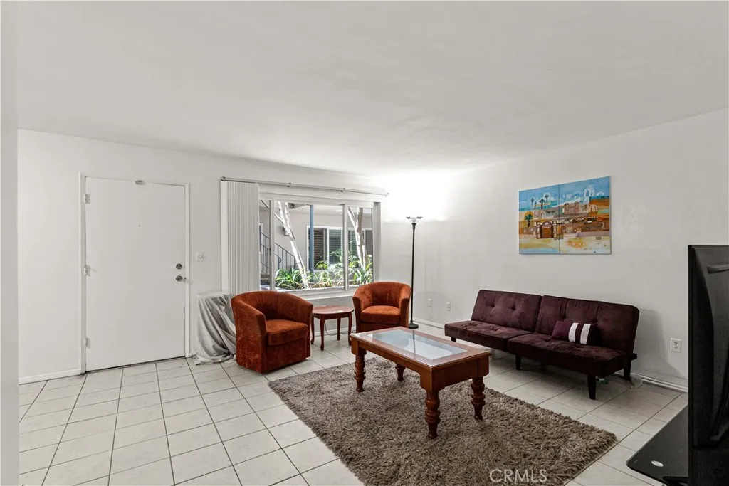 444 Obispo Avenue 3, Long Beach, California 90814 — photo 4