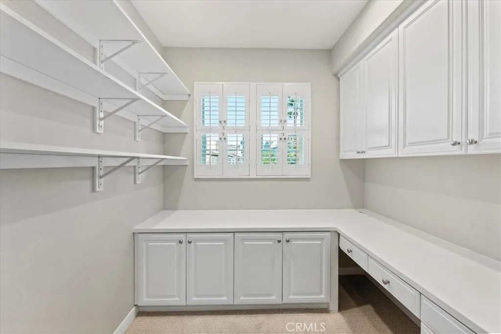 Office w/o staging