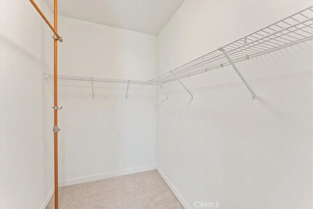Walk in closet w/o staging
