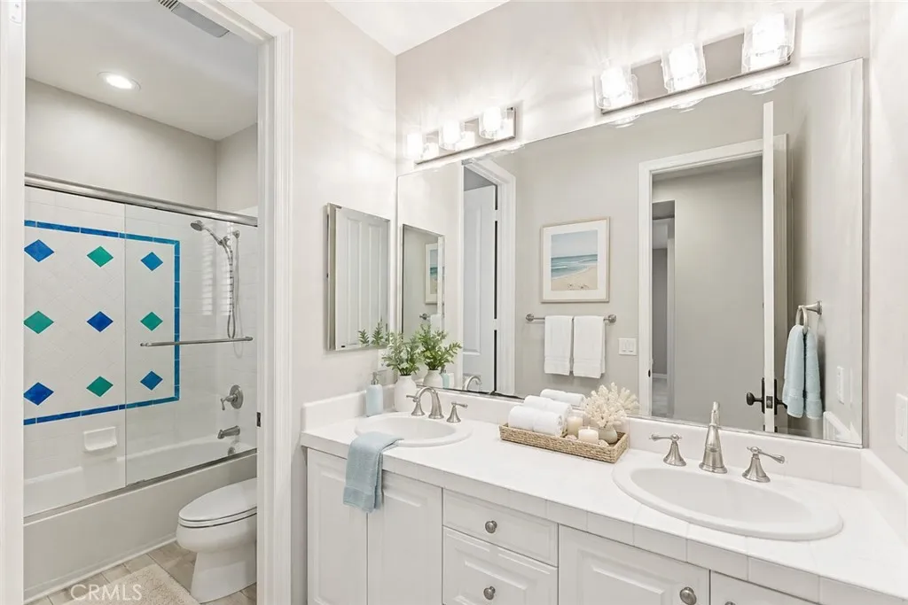 Bathroom 3 with dual sinks for bedrooms 2 and 3