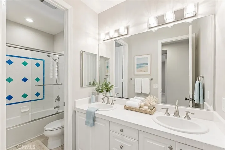 Bathroom 3 with dual sinks for bedrooms 2 and 3