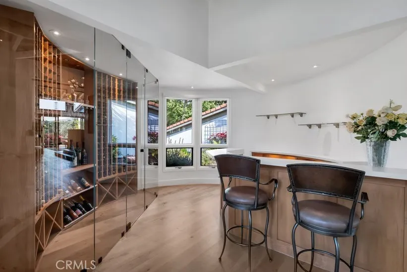 Wine room Pub