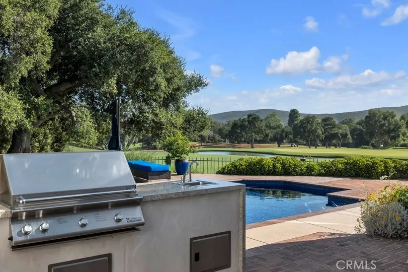 Outdoor Kitchen