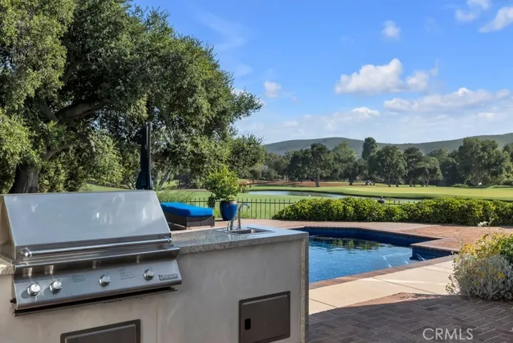 Outdoor Kitchen