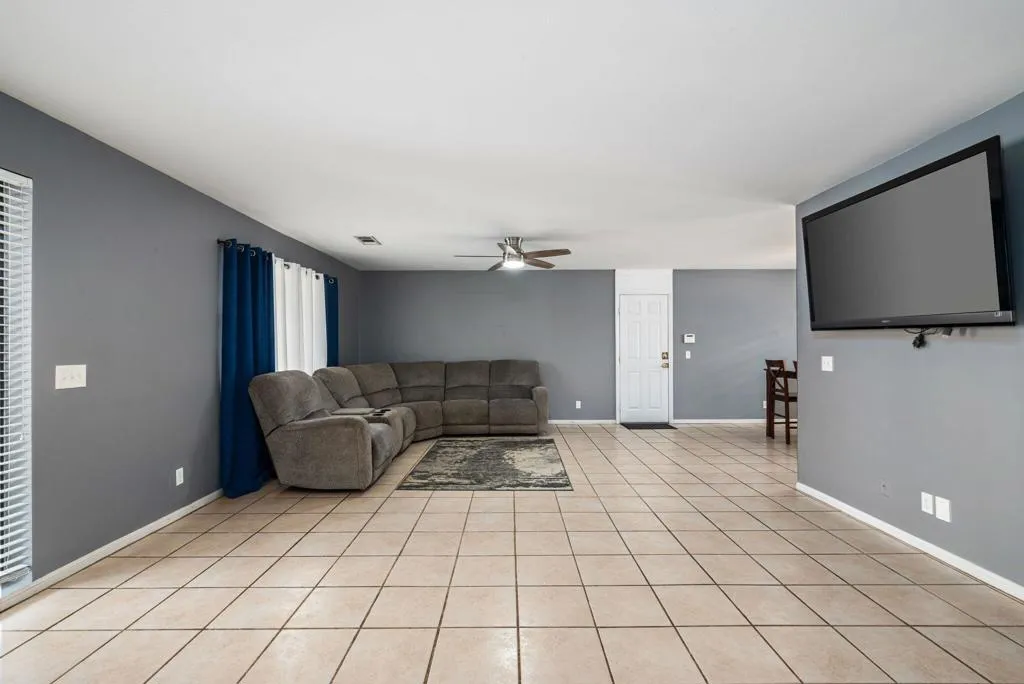 15-web-or-mls-JMEisenhower_OPMG_0326_026