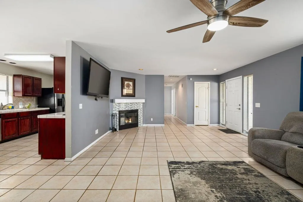 18-web-or-mls-JMEisenhower_OPMG_0326_029