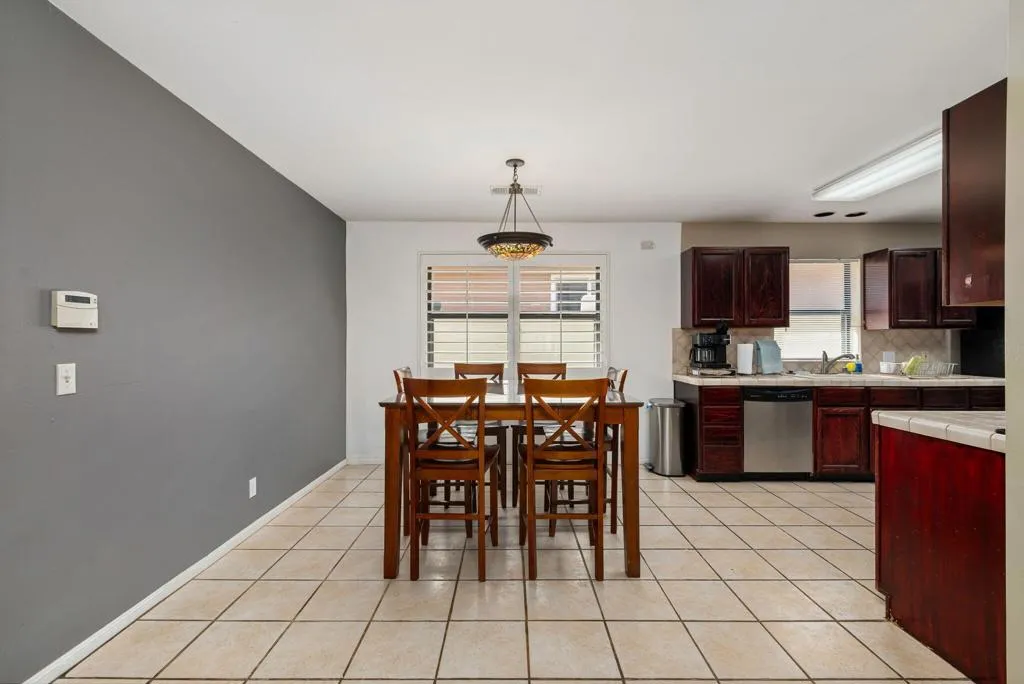 19-web-or-mls-JMEisenhower_OPMG_0326_030
