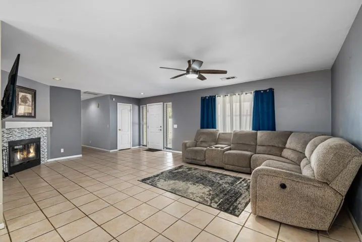 17-web-or-mls-JMEisenhower_OPMG_0326_028
