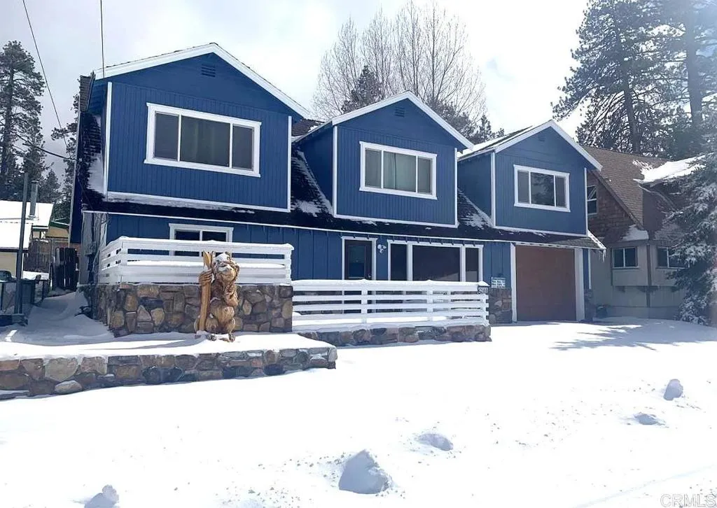 42988 Moonridge Rd