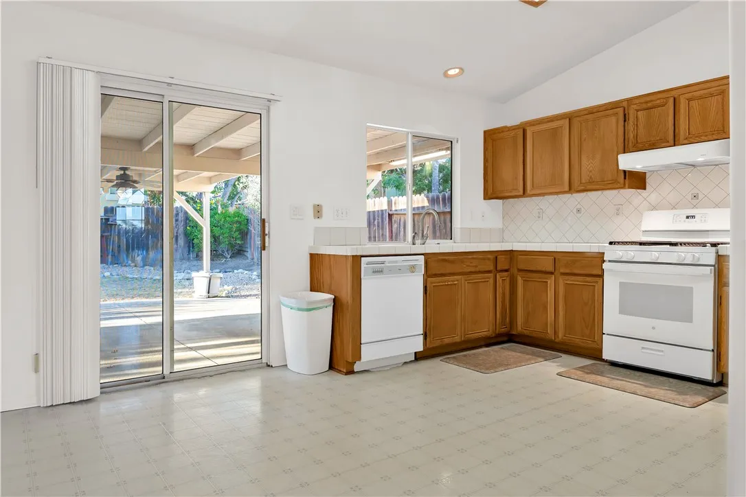 30264 Stargazer Way, Murrieta, California 92562 — photo 5