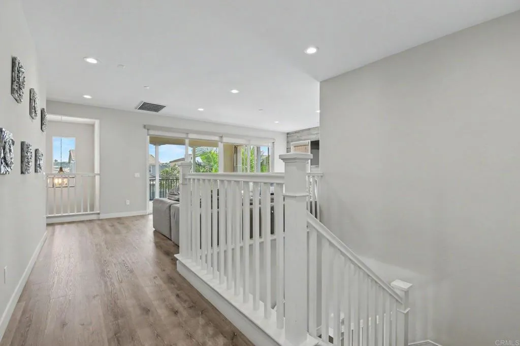 2nd floor landing