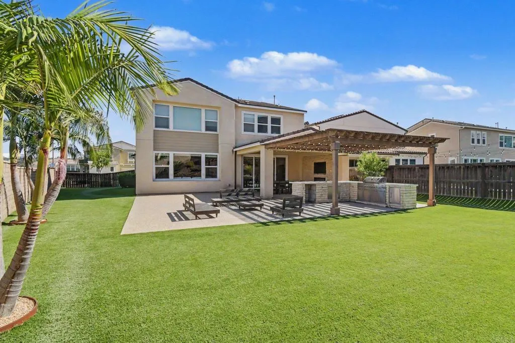Spacious rear and side yards