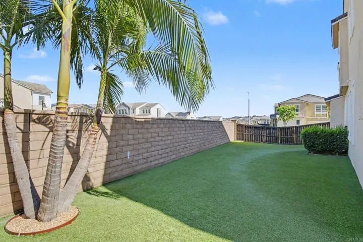 Spacious side yard