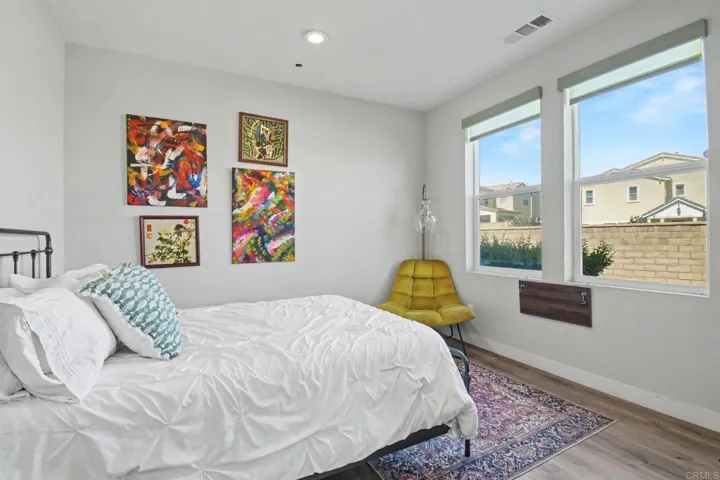 Guest/ 1st floor bedroom/ bedroom suite