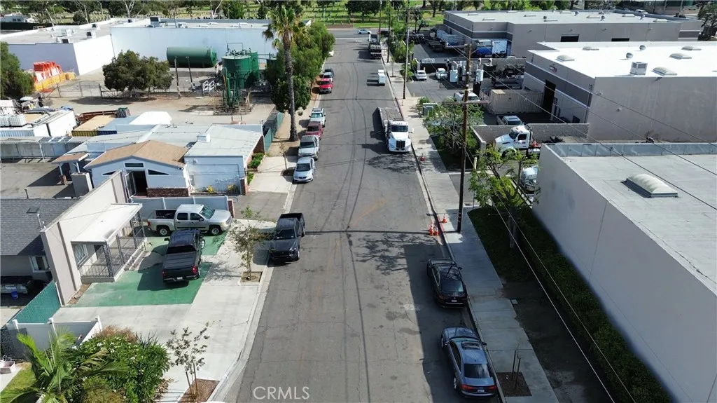 25TH AND CERRITOS AVE AERIAL VIEW