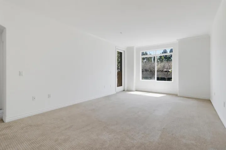 4175 Executive Dr G205, La Jolla, California 92037 — photo 4