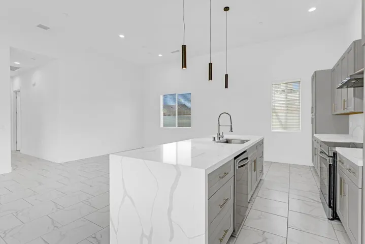 15480rambla-27