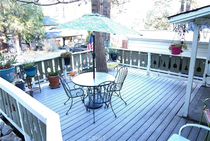 close up front deck