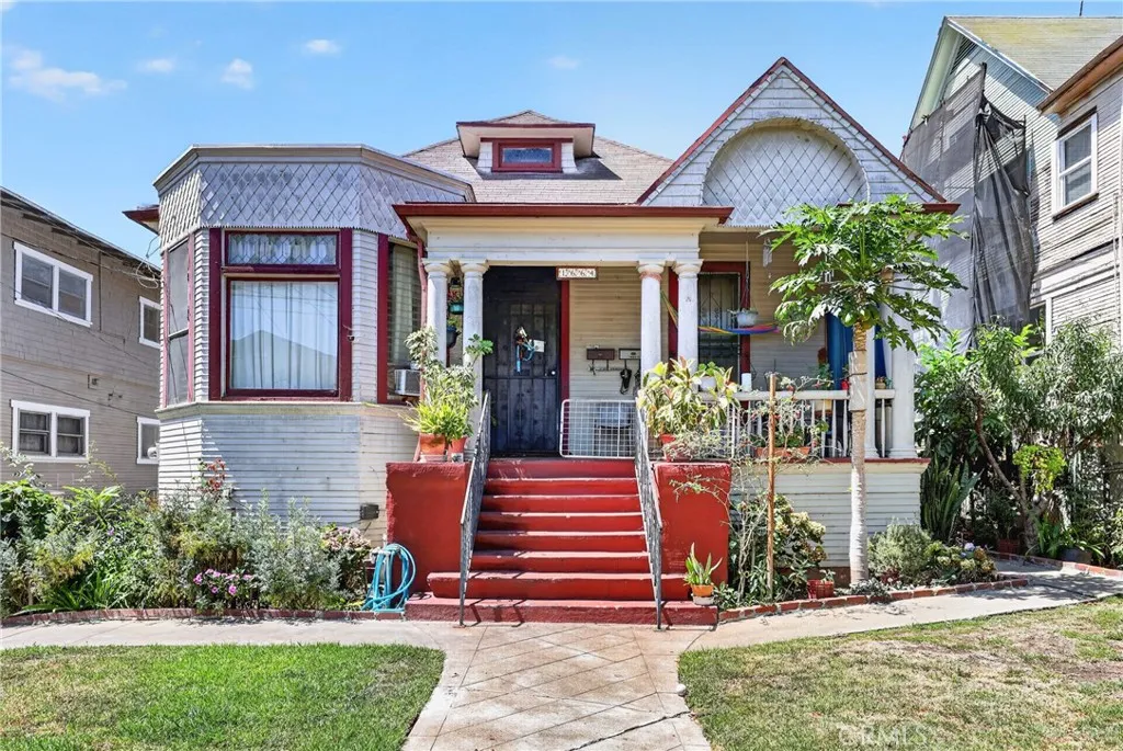 1664 W 12th