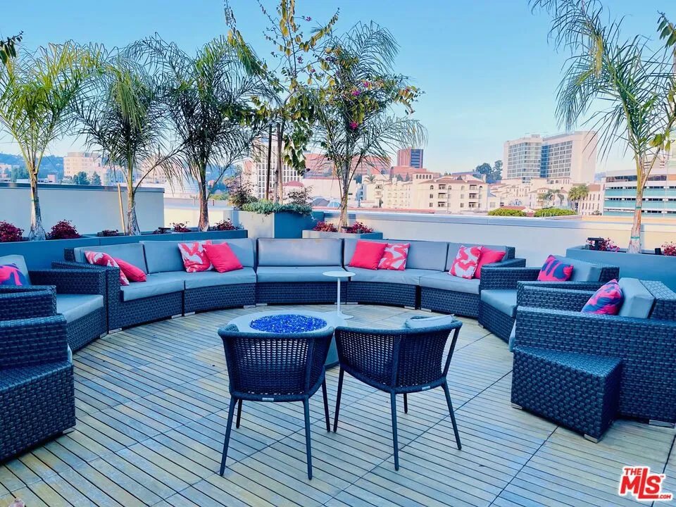 Roof deck Fire Pit