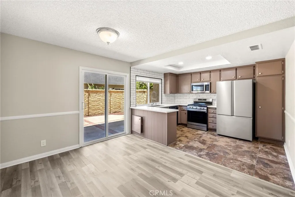 307 Aqueduct Ct