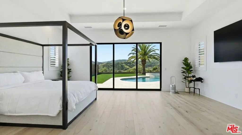 RENDERED PHOTO WITH PERMIT REA
