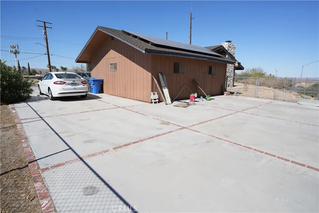 1041 Antelope, Barstow, California 92311 — photo 4