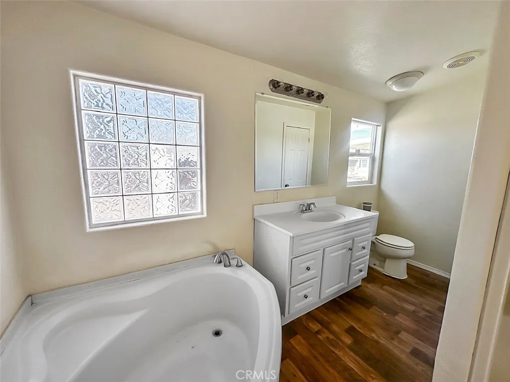 Master Bedroom Bathroom
