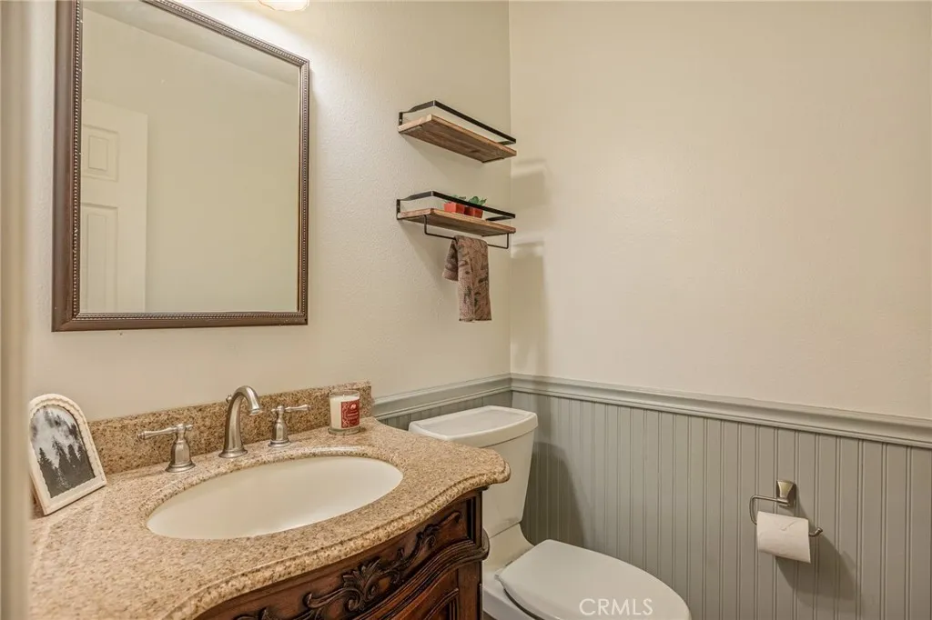 Guest bathroom.