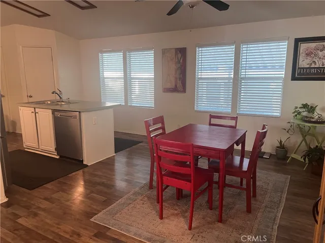 Spacious Dining room area