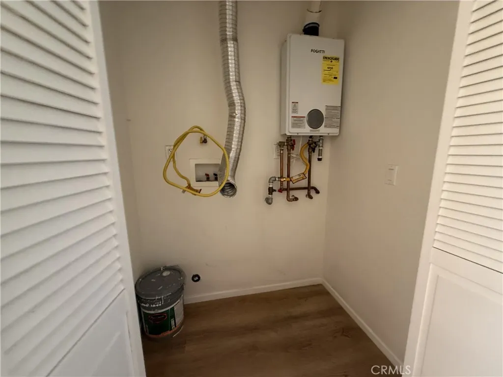 7320 Lindley, Reseda, California 91335 — photo 5