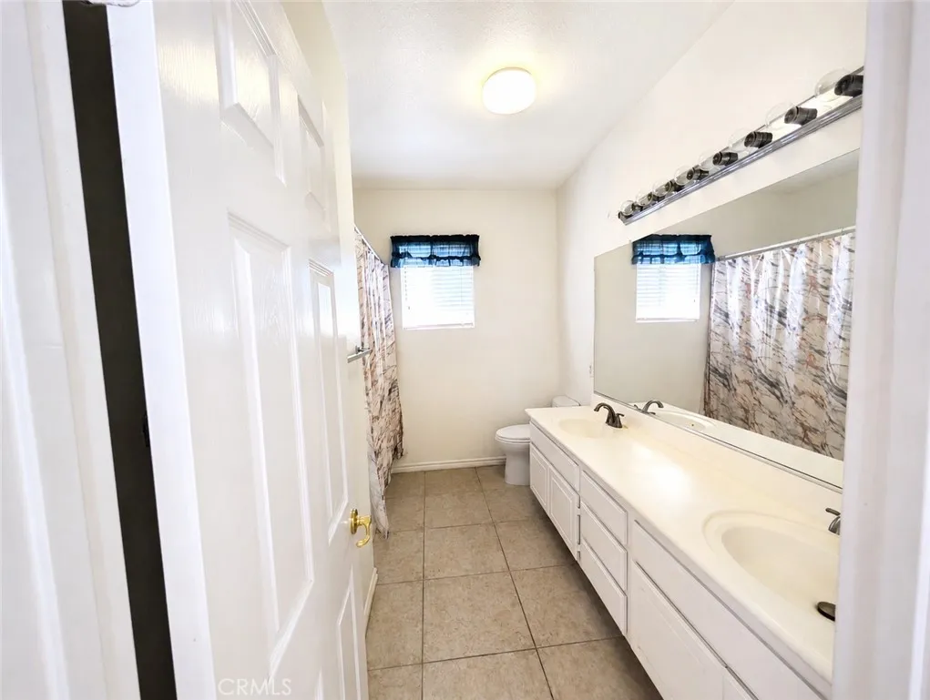 UPSTAIRS 3RD BATHROOM