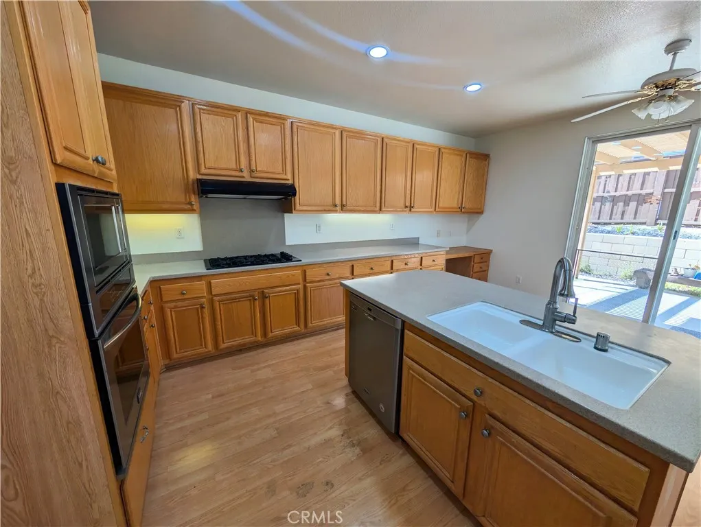 KITCHEN APPLIANCES